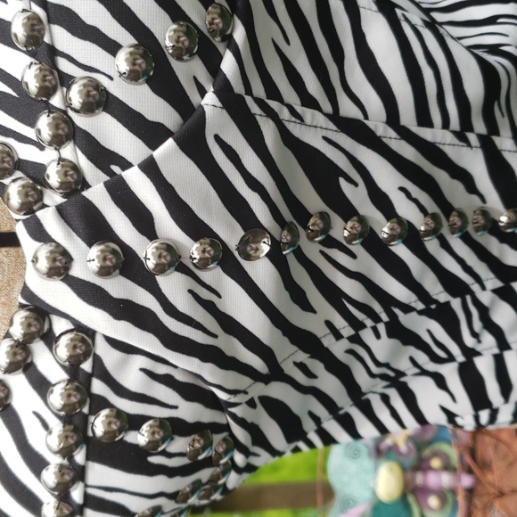 STUDDED HALTER TOP - Picture 2 of 4